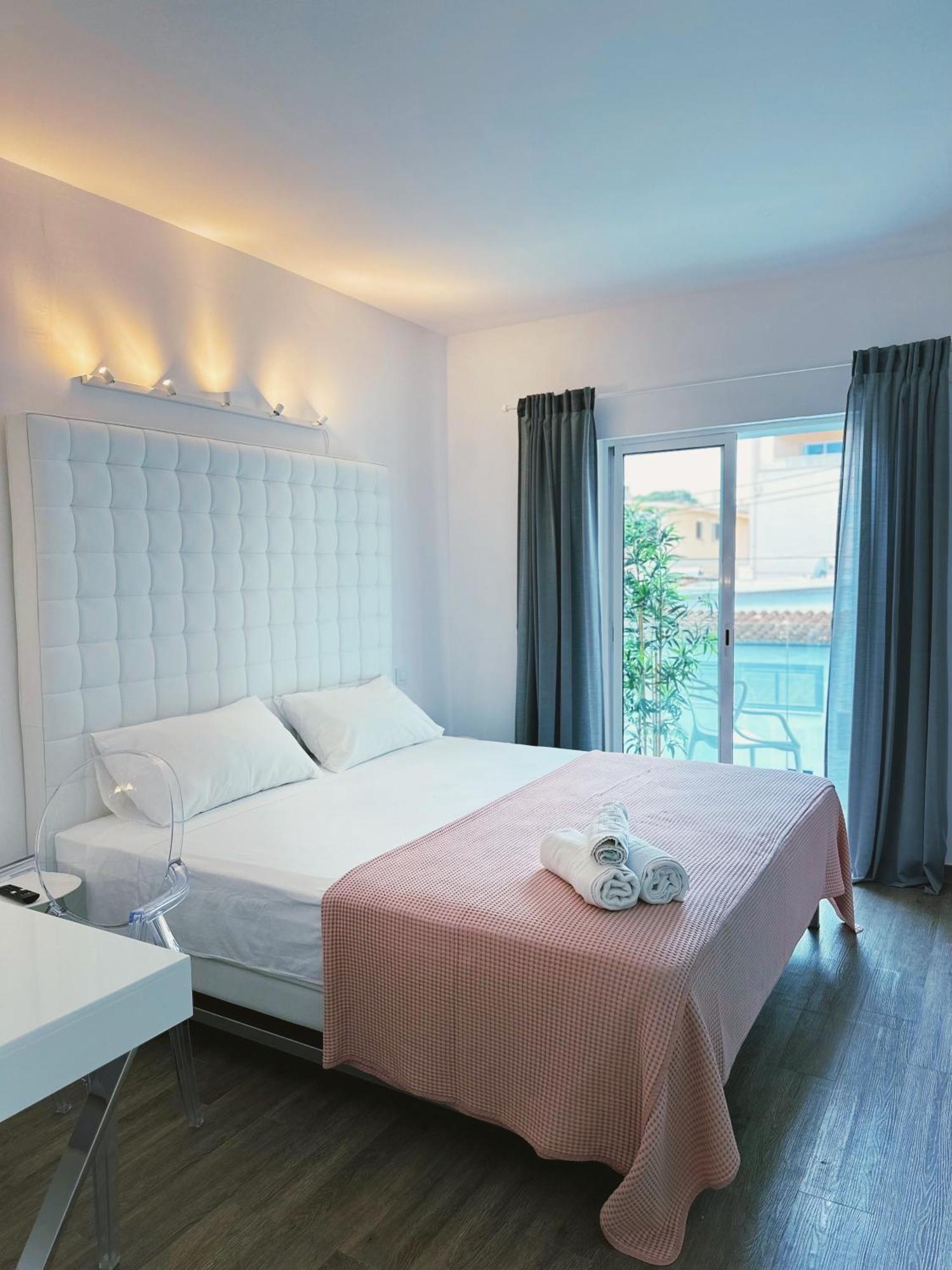 Bhc Boutique Hostal Cala Millor 卡拉米洛 外观 照片