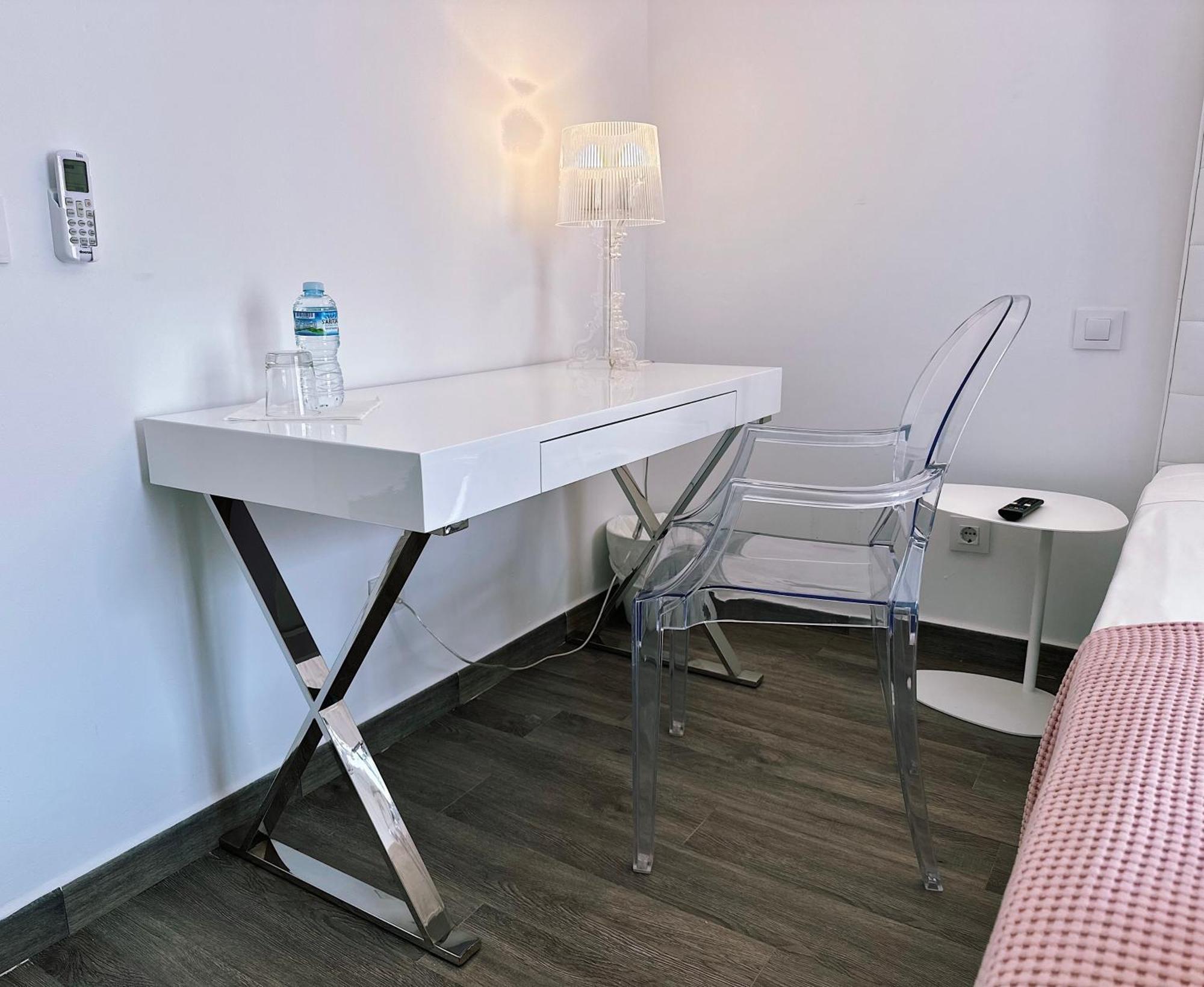 Bhc Boutique Hostal Cala Millor 卡拉米洛 外观 照片